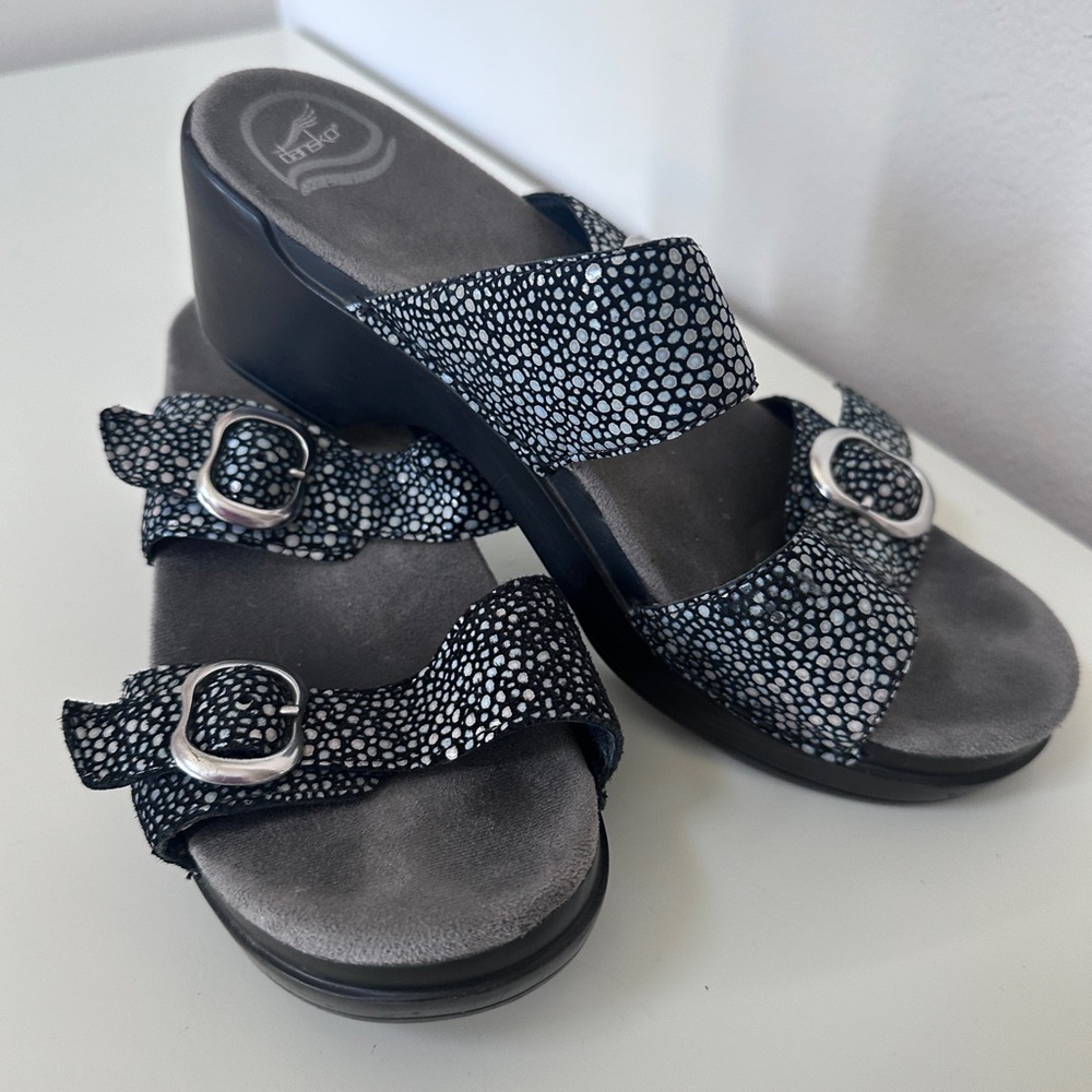 Dansko Sophie Black and Gray Women's Sandals, 39